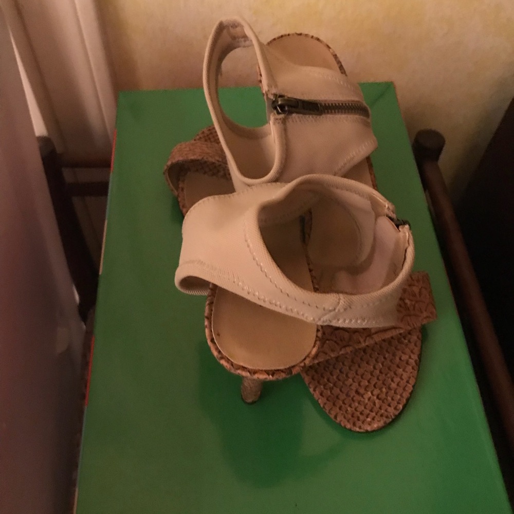 Shoes - Picture 4 of 5